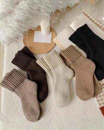 COZY FLEX RIBBED CREW SOCKS