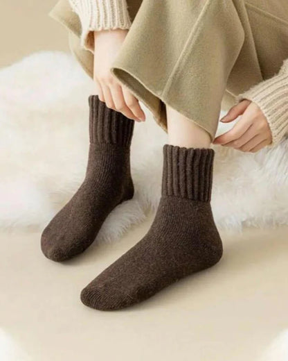 COZY FLEX RIBBED CREW SOCKS